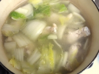 手羽元と白菜の中華風スープ