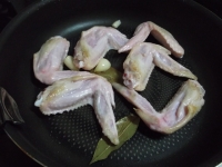 鶏手羽先の黒酢煮