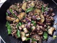 茄子と獅子唐の挽き肉炒め