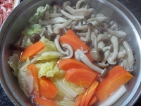 豚と野菜の味噌チゲスープ